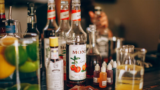Cum sa alegi un sirop pentru cafea de calitate: Ce ingrediente sa cauti si care sa eviti